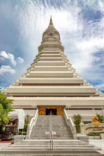 Wat Paknam Bhasicharoen, Thailand