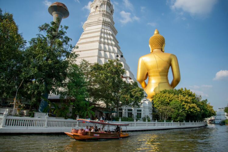 Wat Paknam Bhasicharoen_Thailand